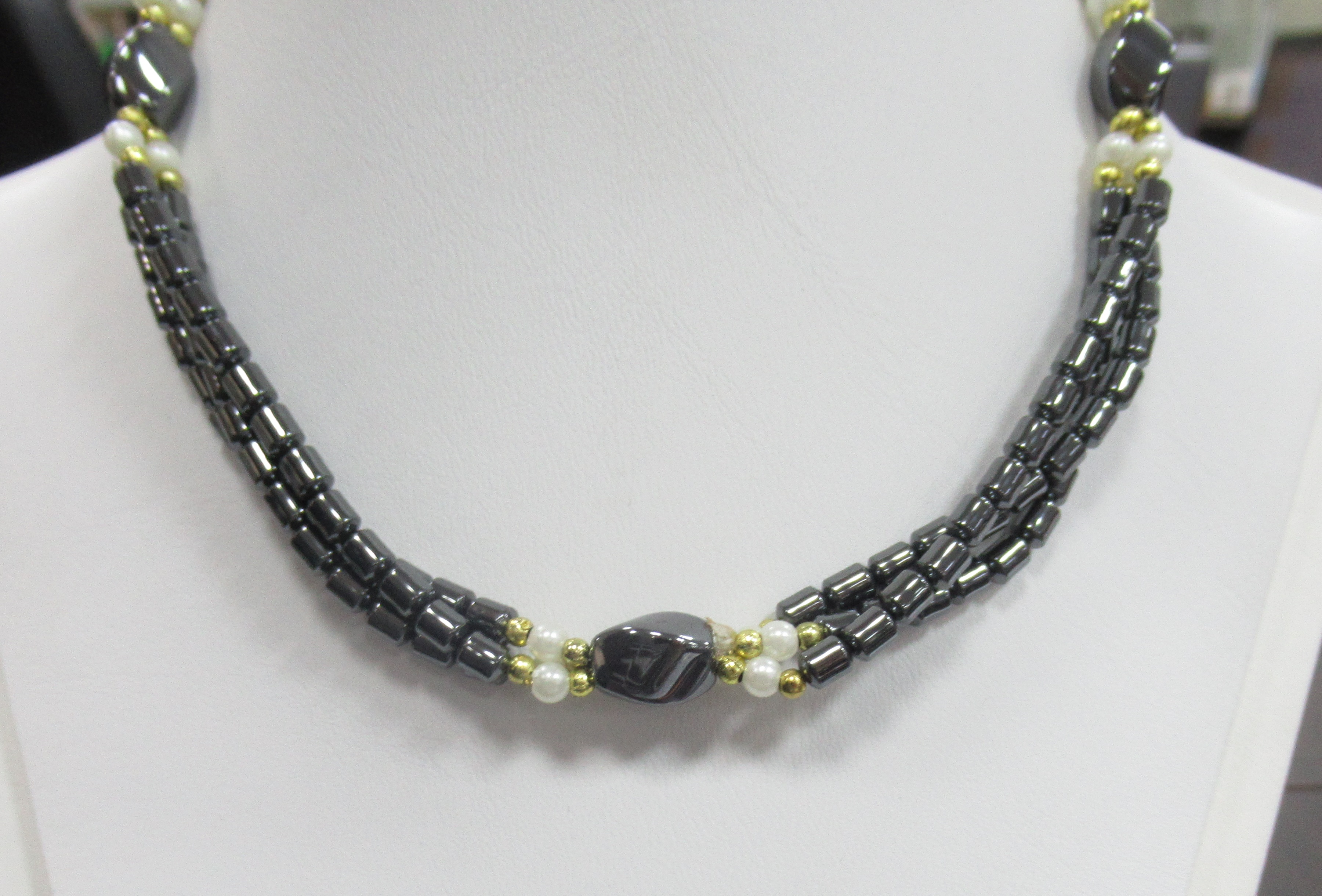 Бусы из гематита и жемчуга